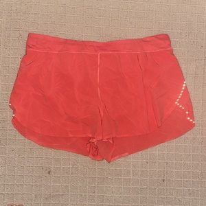 Lululemon Find Your Pace Short in Raspberry Cream